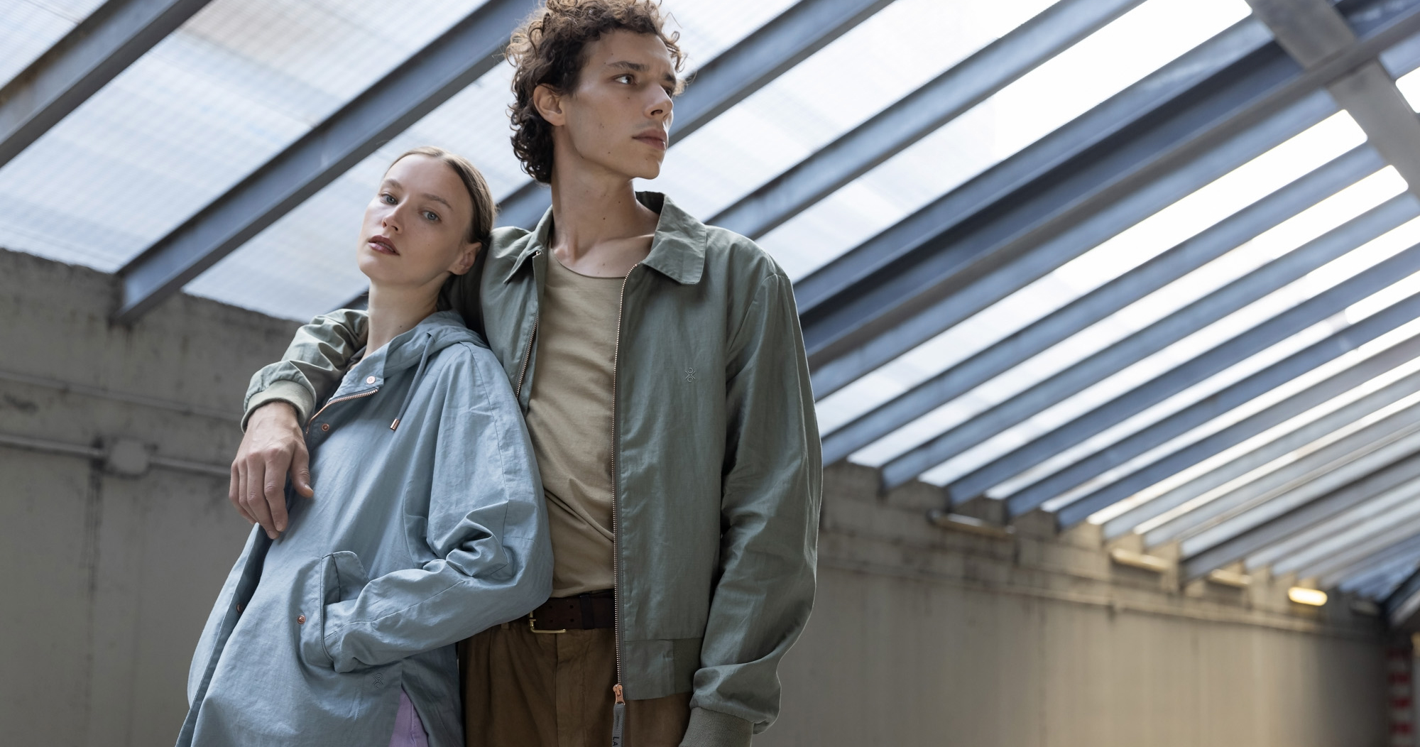 Disaster Clothing Atmosphäre